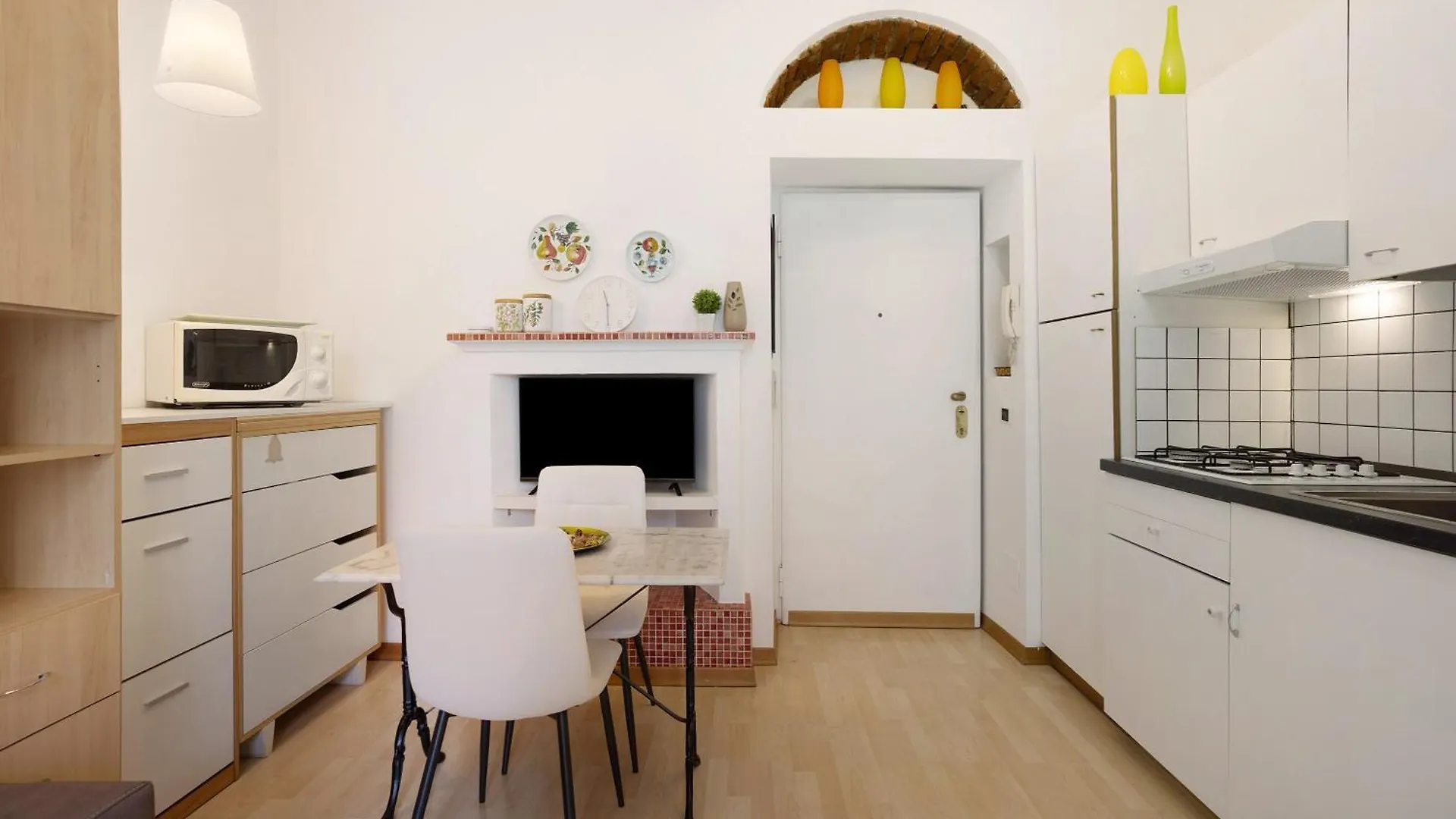 Comfort Apartment - Duomo, San Siro Milano 0*,  Italia
